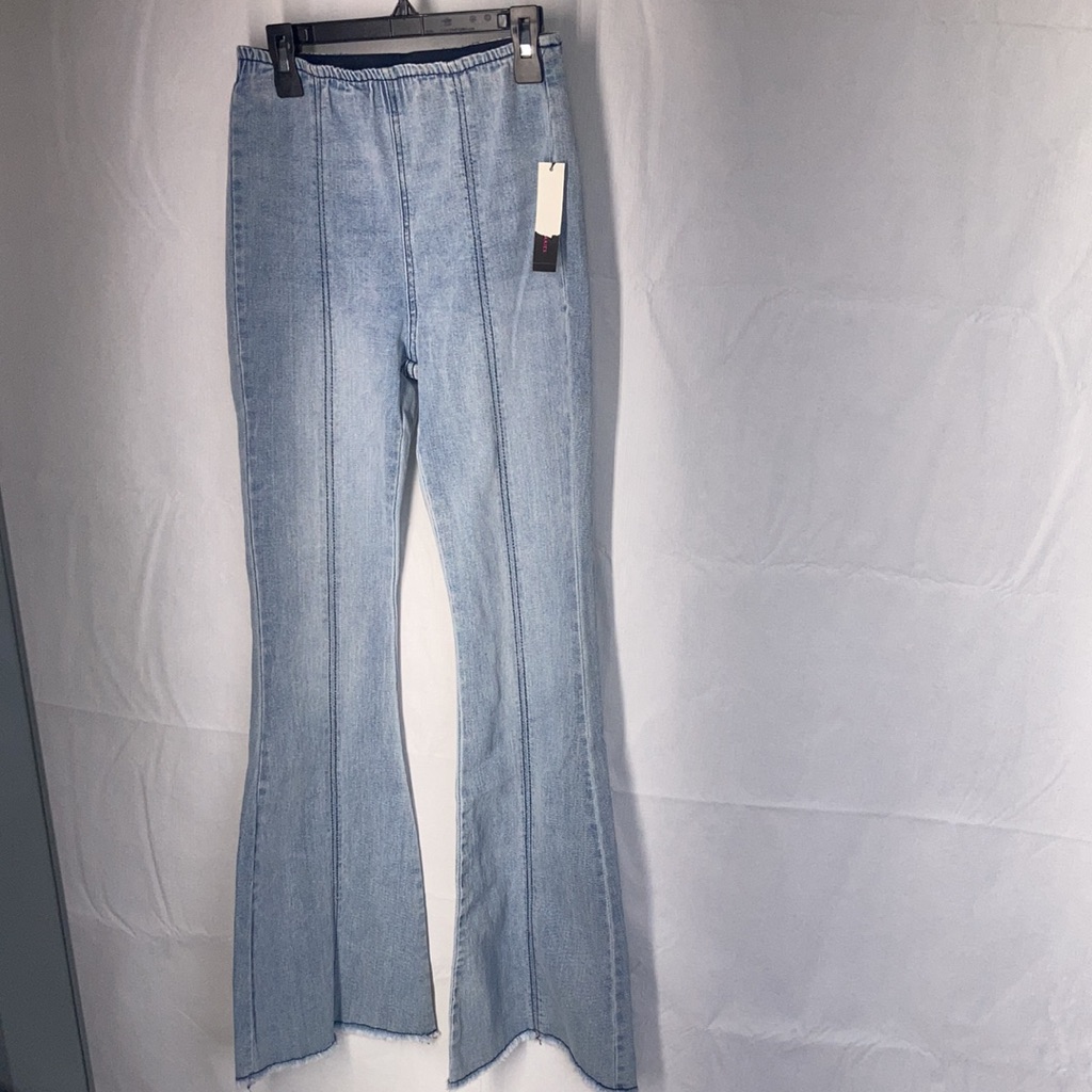 Raw Hem Pull On Flare Jean With Stretch Size S Jr